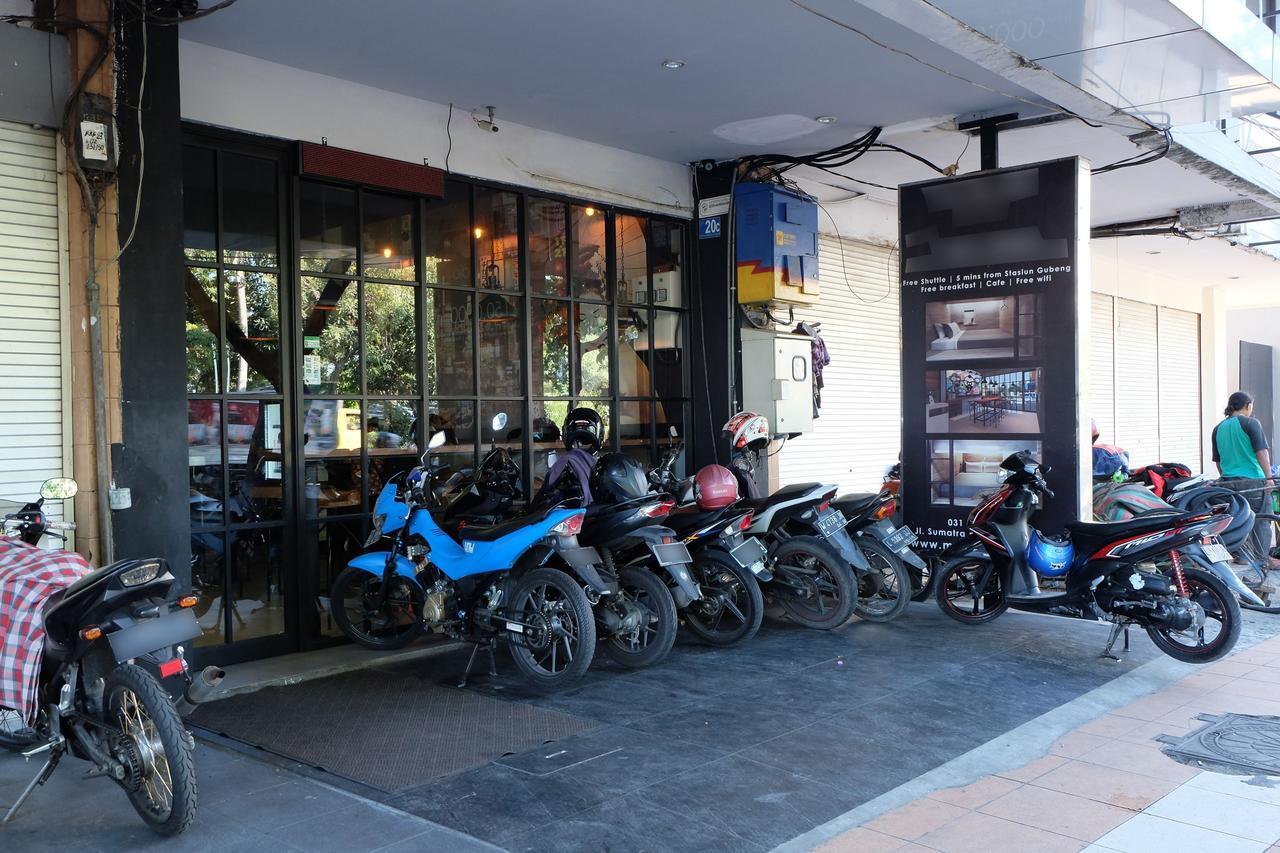 Juanda Airport Hostel Gedangan Luaran gambar